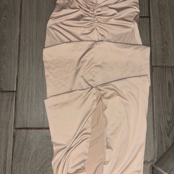 Elegant Cream Ruched Women's Skirt - Picture 3 of 4